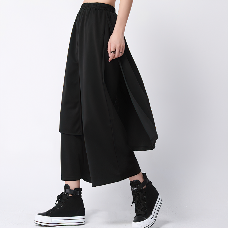 High waist black elastic women’s pants with pockets, perfect for a stylish and comfortable look.