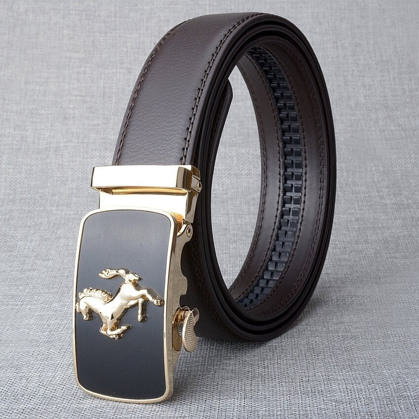 Horse designed automatic buckle belt in brown genuine leather with a gold buckle for men.