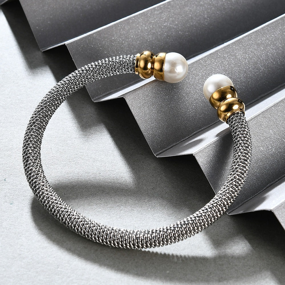 Imitation pearl bracelet for women, luxury stainless steel in gold and silver, trendy fashion accessory.