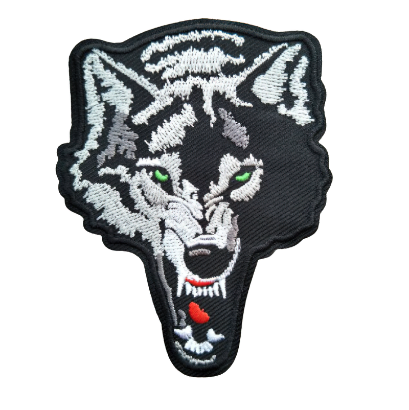 Angry green-eyed wolf patch embroidery, perfect for rock style clothing accessories.