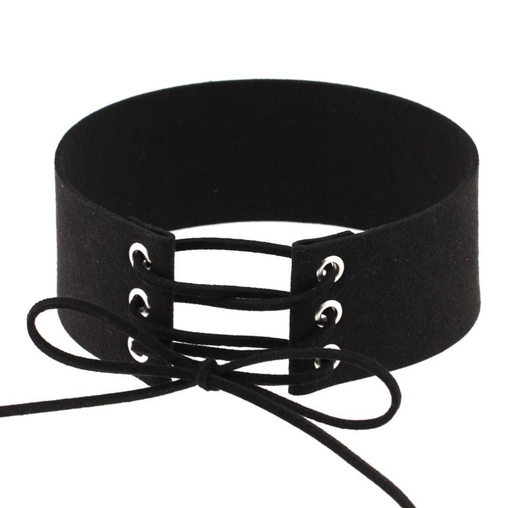 Black lace-up velvet choker necklace, trendy chunky jewelry, perfect for any outfit, showcasing stylish design.