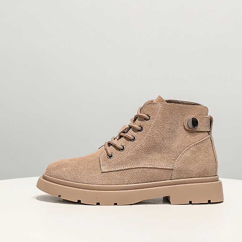 Stylish women's lace-up fur suede ankle boots in beige, featuring platform soles for a fashionable look.