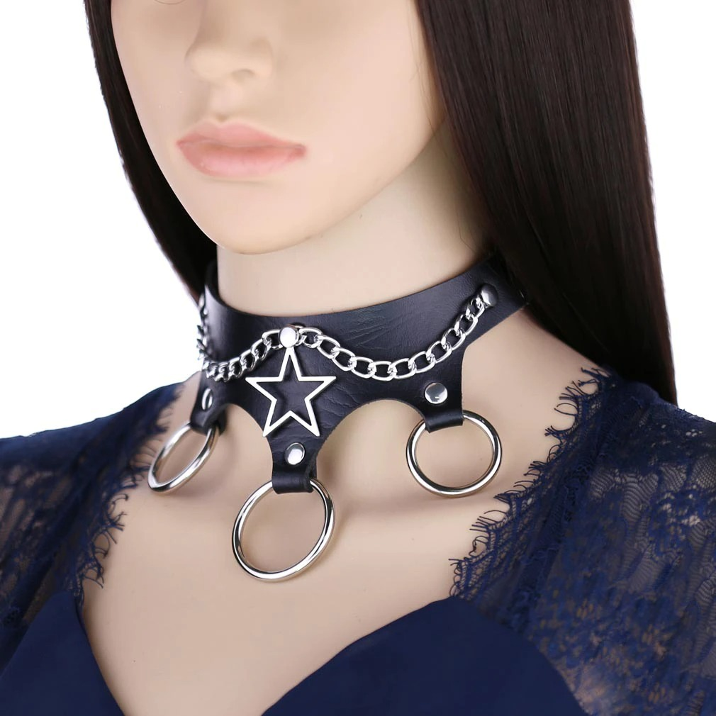 Ladies punk choker in black PU leather with star design and metal chains, perfect for cosplay and bold fashion statements.