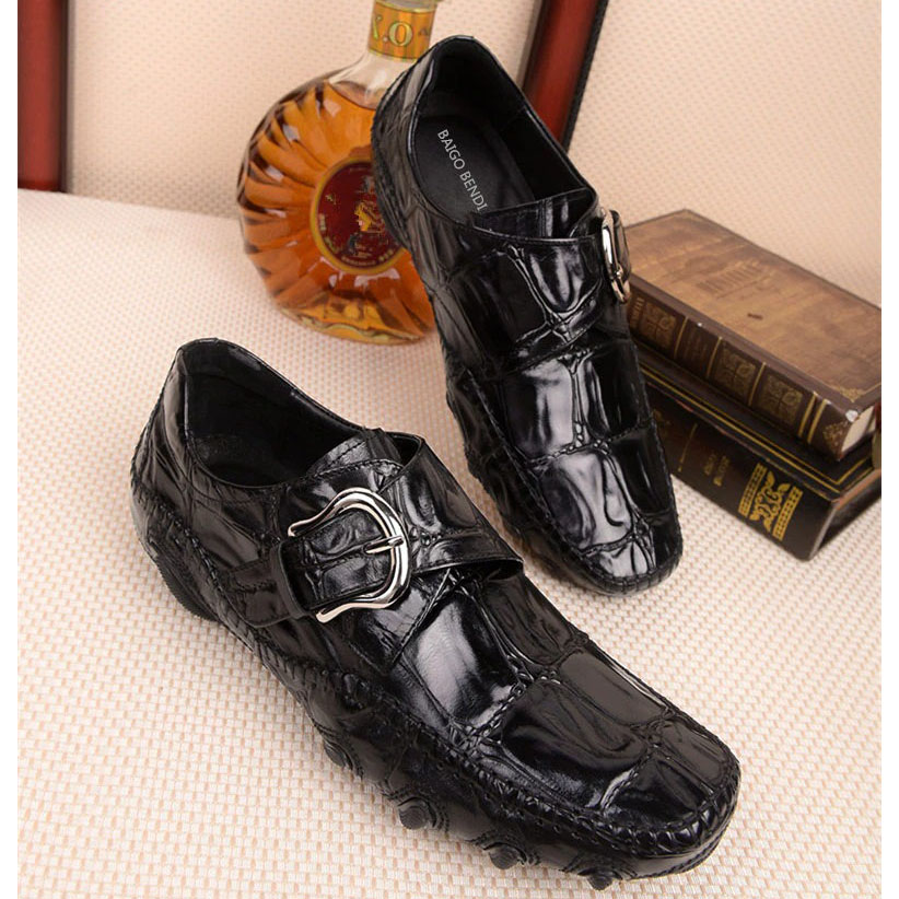 Stylish black leather crocodile pattern loafers for men with trendy buckle, perfect for casual or formal occasions.