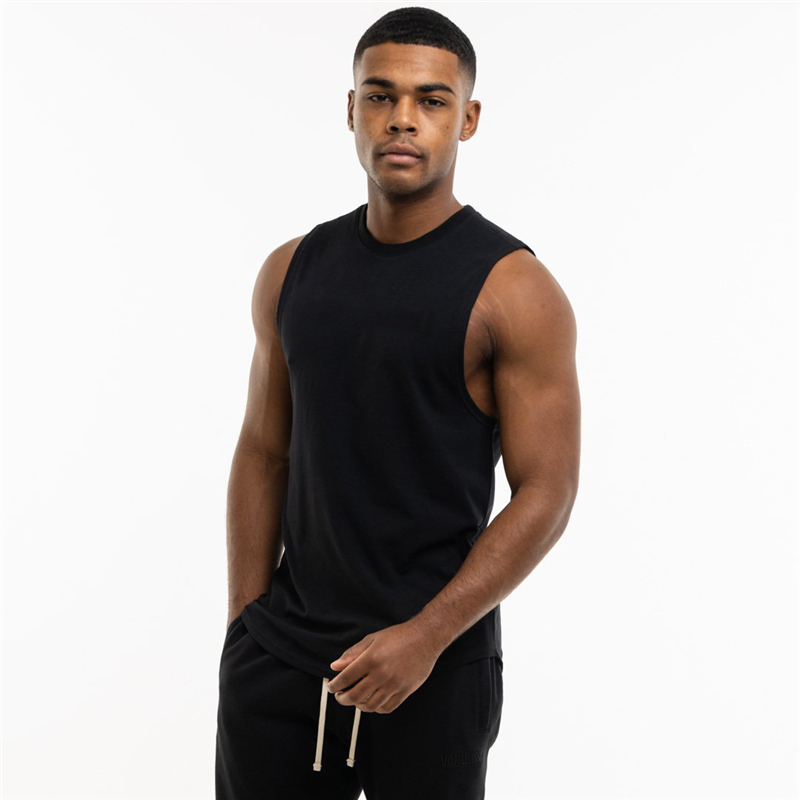 Men's loose sleeveless cotton tank top in black, perfect for alternative style gym wear and casual outfits.