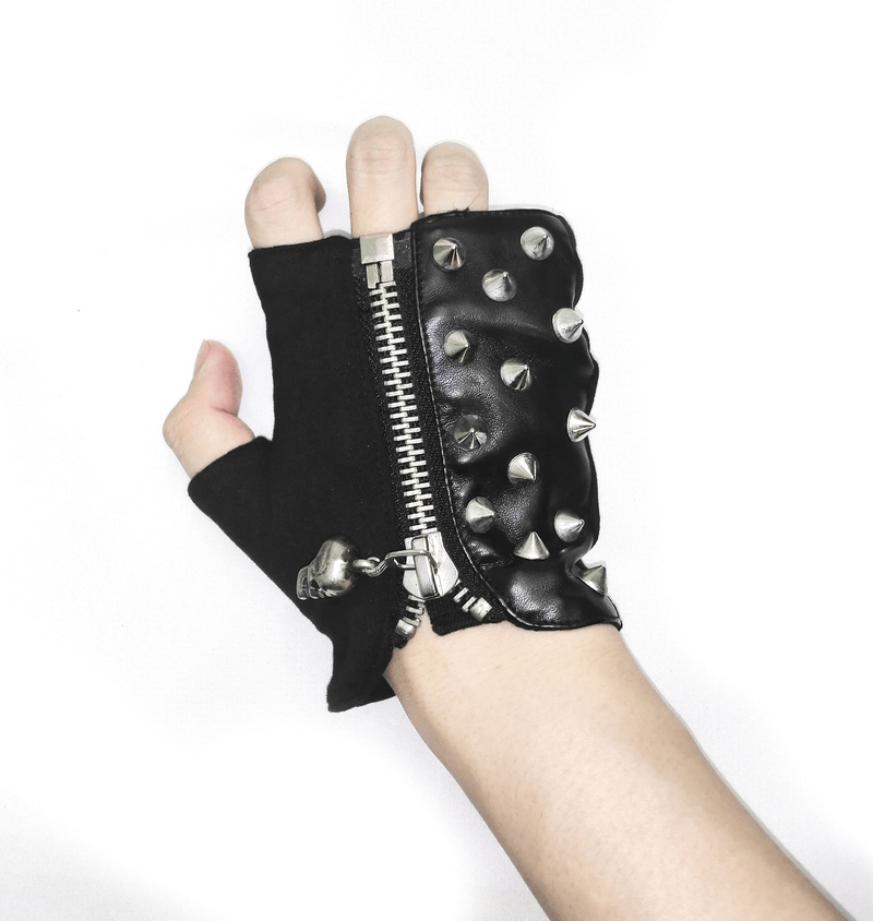 Stylish black fingerless gloves with silver spikes and zipper detail, perfect for a punk or motorcycle look.