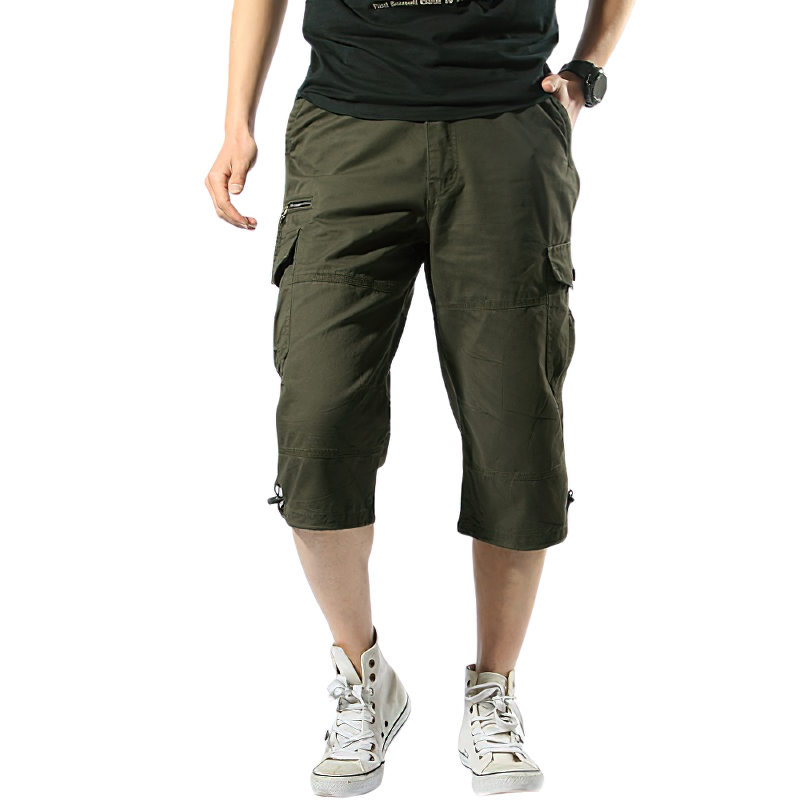 Men's cotton capri shorts in military camouflage, featuring multiple pockets and a stylish knee-length design.