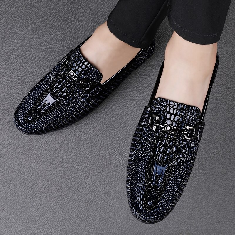 Black gothic men's loafers with crocodile pattern, featuring a stylish design and comfortable fit for any occasion.