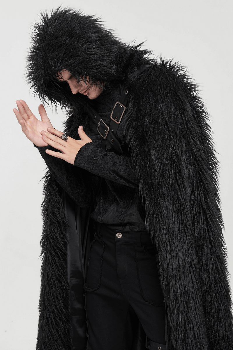 Men's Gothic long cloak with hood, faux fur, and stylish buckle detail for a warm, fashionable look.