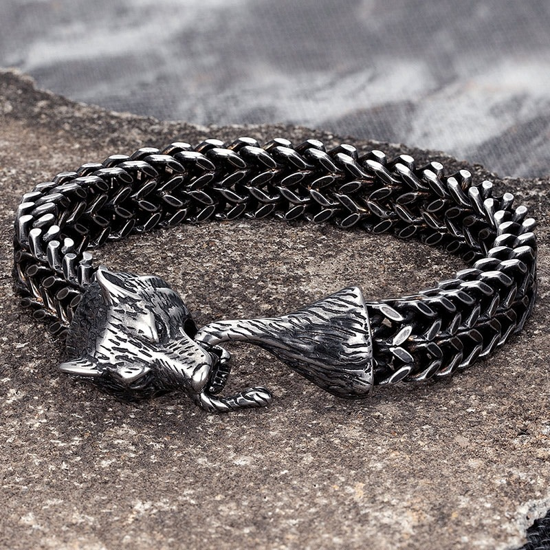 Men's vintage black wolf head bracelet made of stainless steel, perfect for stylish outfits and bold fashion statements.