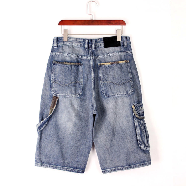Men's baggy denim cargo shorts with pockets, lightweight and breathable fabric, perfect for streetwear style.