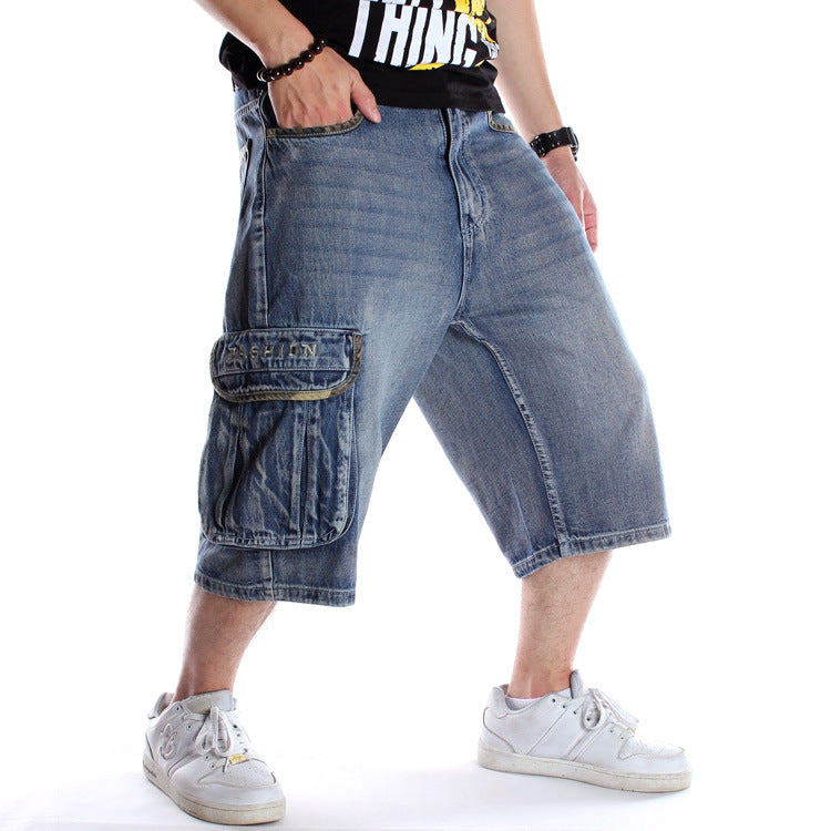 Men's loose denim cargo shorts featuring a baggy fit, multiple pockets, and breathable fabric for streetwear style.