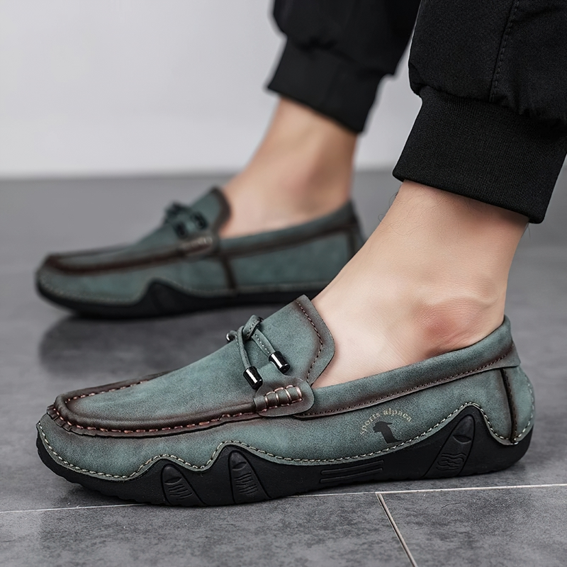 Men's handmade PU leather loafers in green, featuring a casual design and comfortable fit.