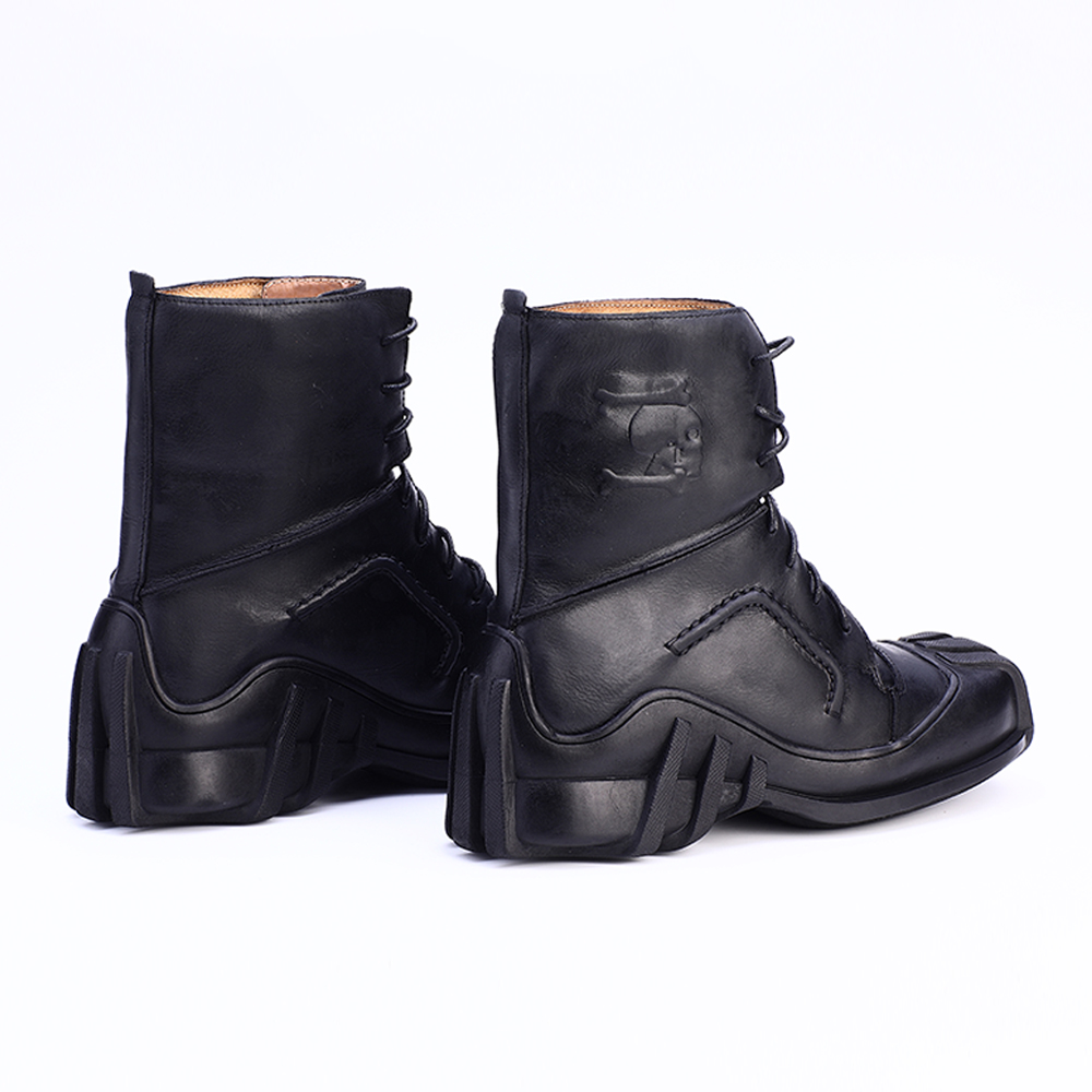 Men's black genuine leather lace-up ankle boots with skull print for motorcycle style.