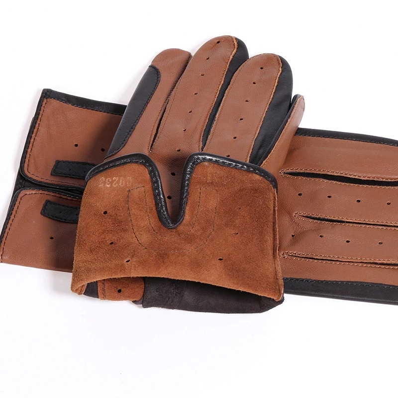 Stylish men's sheepskin gloves for horse riding in brown leather, perfect blend of fashion and function.