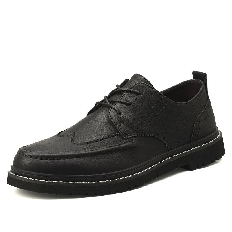 Men's lace-up leather dress shoes in black, featuring a flat sole and British style for casual elegance.