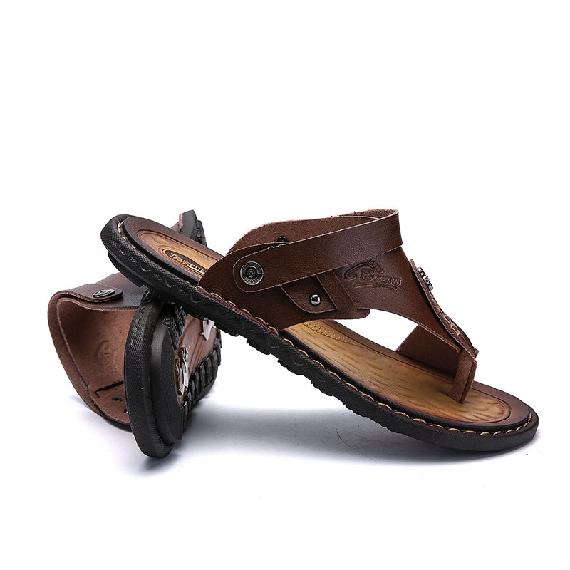 Men's leather sandals in brown, perfect for summer leisure and casual outings. Comfortable and stylish for various occasions.
