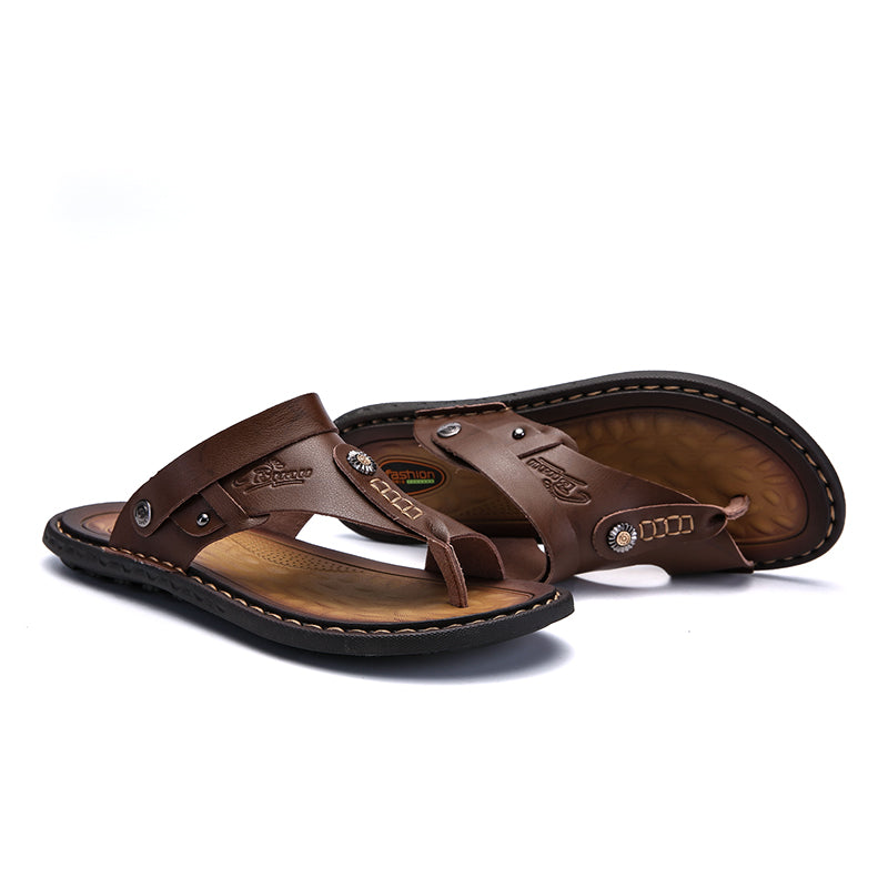 Men's leather sandals with a stylish design, perfect for summer leisure and casual outings.