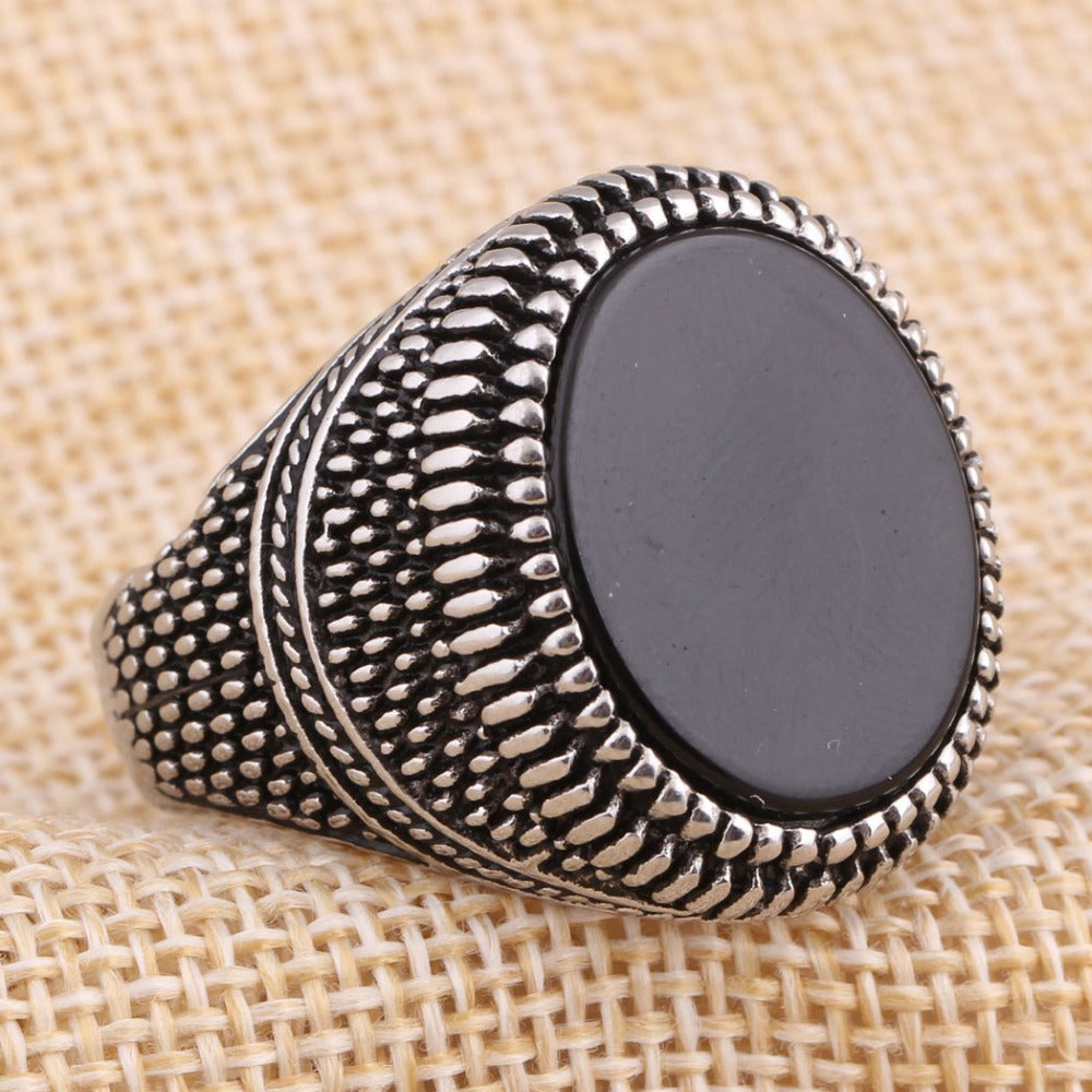 Men's vintage silver plated ring with black stone, crafted from hypoallergenic 316L stainless steel.