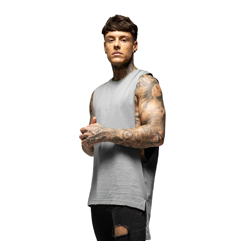 Men's sleeveless gray tank top for gym, ideal for bodybuilding and sports, showcasing breathable style and comfort.