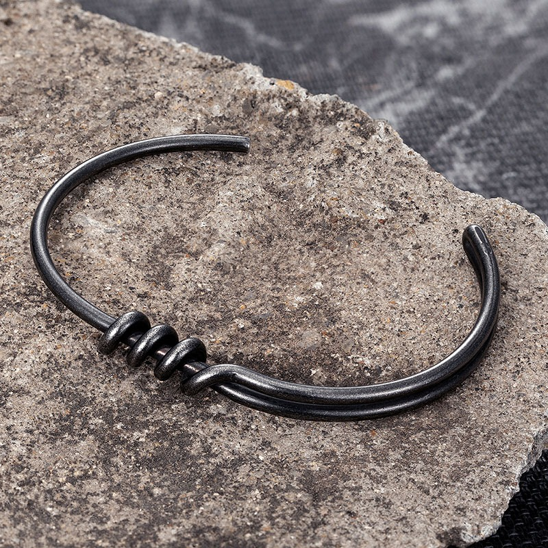 Men's Stainless Steel Vintage Dark Gray Bracelet / Cool Rock Style Jewelry For Men - HARD'N'HEAVY