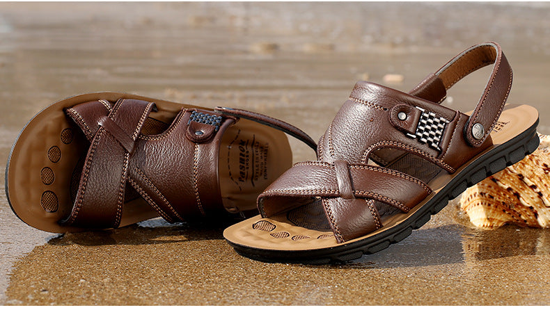 Brown men's summer leather sandals perfect for beach outings and casual outfits, featuring breathable and waterproof design.