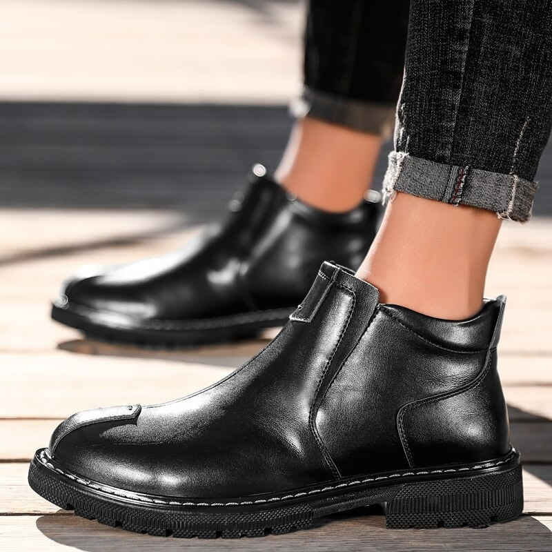 Men's stylish black ankle boots made of genuine leather, perfect for casual outings and comfort.