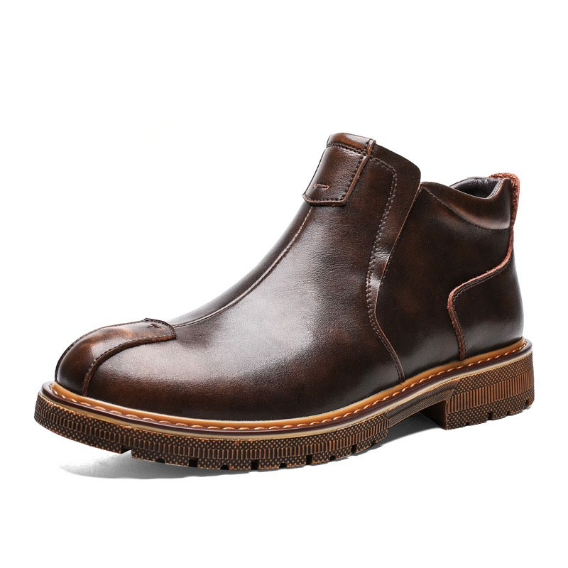 Men's warm brown leather ankle boots with a modern design and comfortable sole, perfect for casual wear.