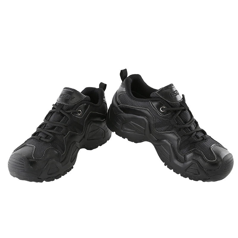Men's black military combat shoes, breathable and non-slip design, perfect for hiking and climbing adventures.