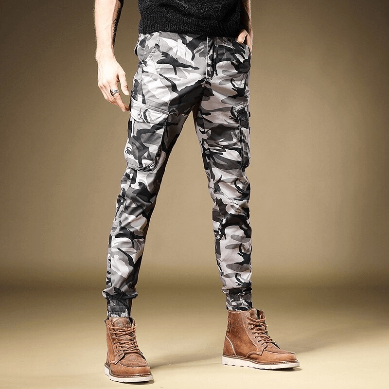 Trendy slim-fit camouflage pants for men, stylish military denim, perfect for casual wear.