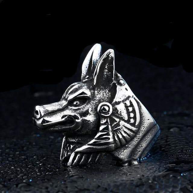 Nordic Wolf Viking Ring featuring a detailed wolf head design, stylish jewelry for men and women.