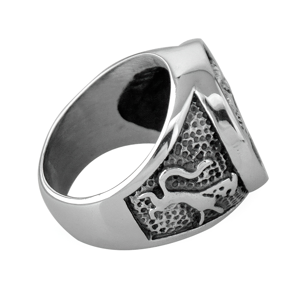 Nordic Wolf stainless steel ring featuring a unique animal print, perfect for retro style men's and women's jewelry.