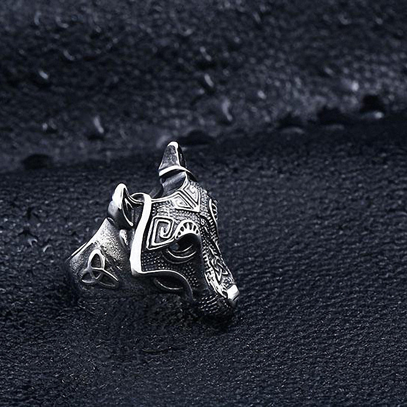 Nordic Wolf Viking ring featuring intricately designed wolf head, perfect for cosplay and rock style jewelry.