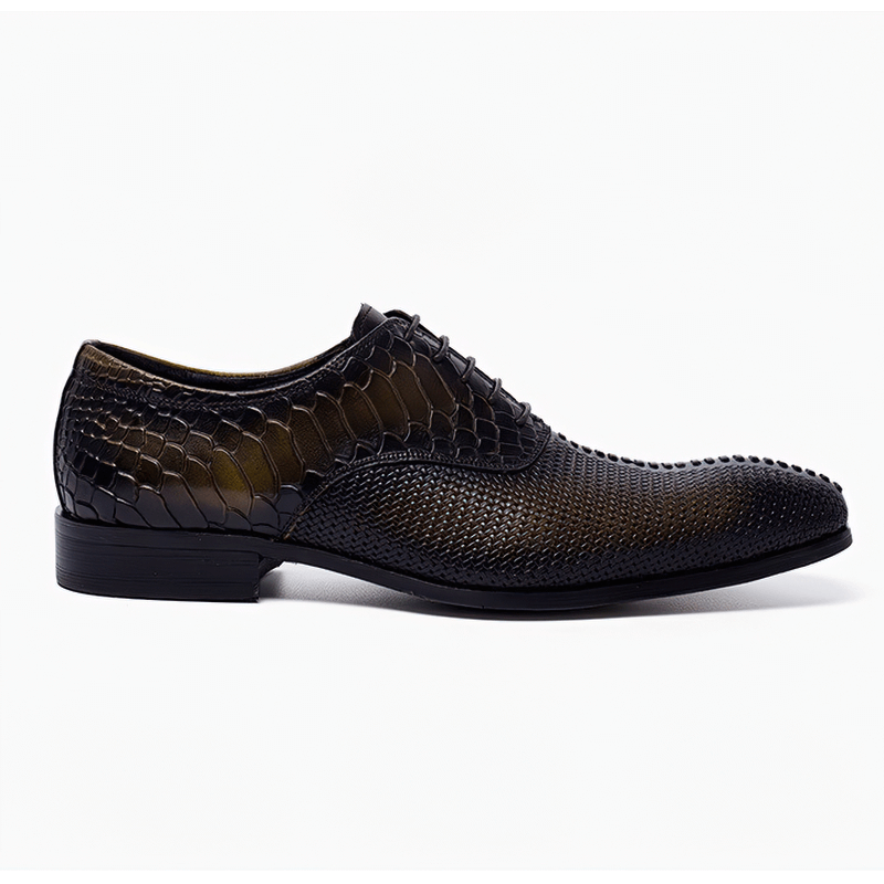 Stylish men’s leather Oxford shoes with a unique textured design, perfect for casual and formal outfits.