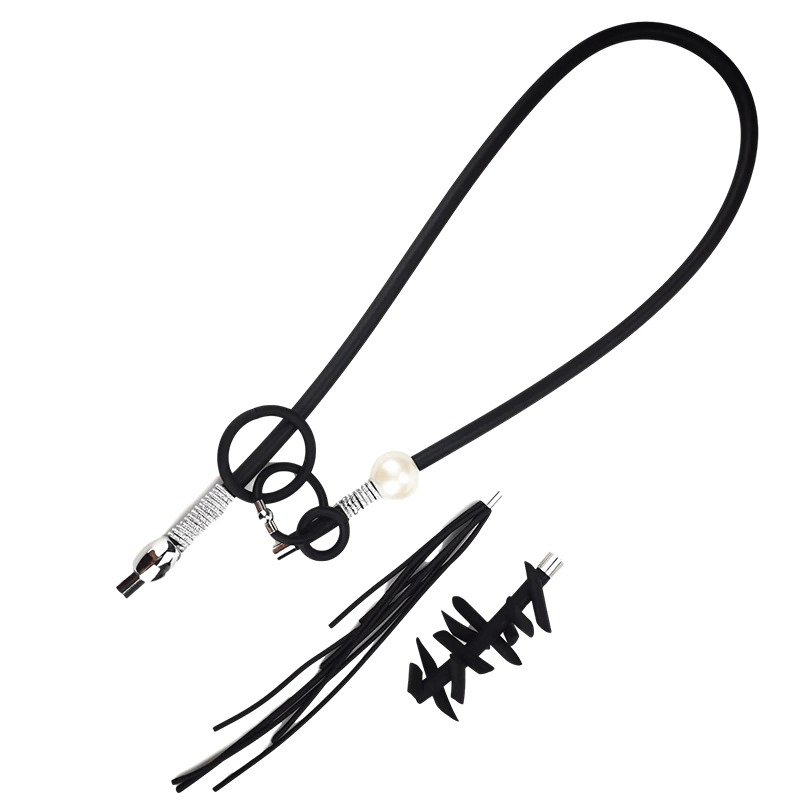 Stylish women's vintage punk necklace with removable details, featuring a pearl and unique design elements.