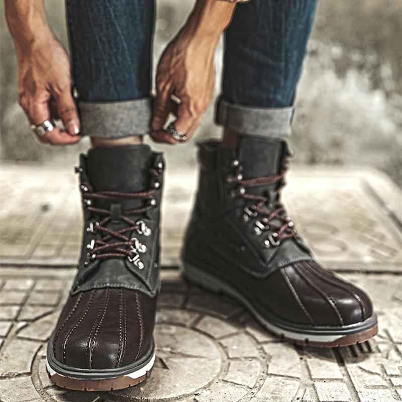 Men's outdoor waterproof motorcycle boots with plush lining, perfect for stylish comfort in winter weather.