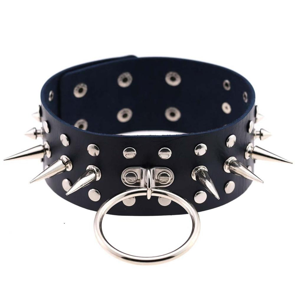 Oversized faux leather spike choker with metal ring, perfect for gothic and punk styles.