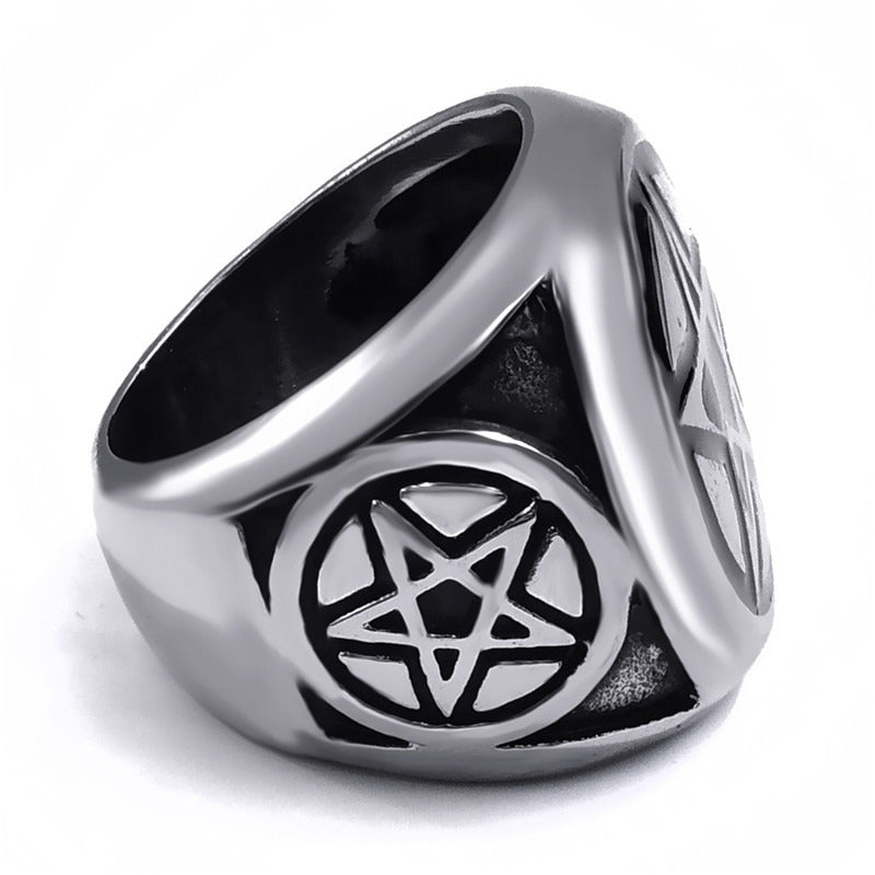 Pentagram star ring made of zinc alloy, showcasing punk and occult jewelry style for bikers, sizes 7-14.