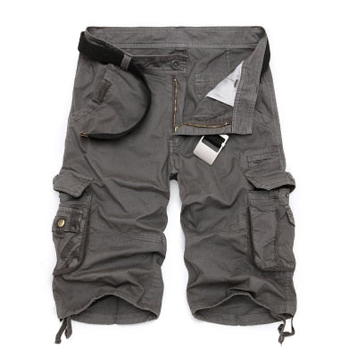 Rock style military shorts for men in urban gray, featuring pockets and a comfortable loose fit.