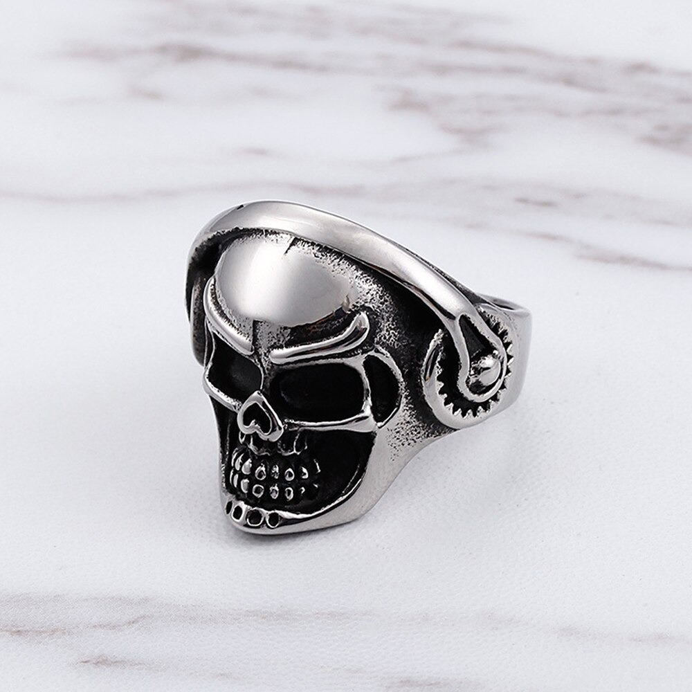 Stylish punk music skull ring in stainless steel, perfect for biker fashion and gothic accessories.