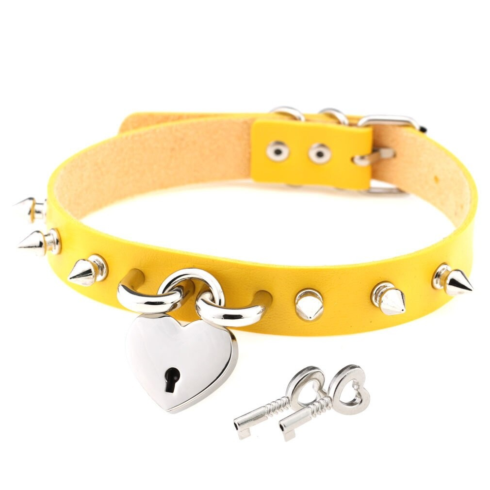 Punk spike choker necklace for women in yellow PU leather with heart lock and keys, perfect for gothic or trendy outfits.