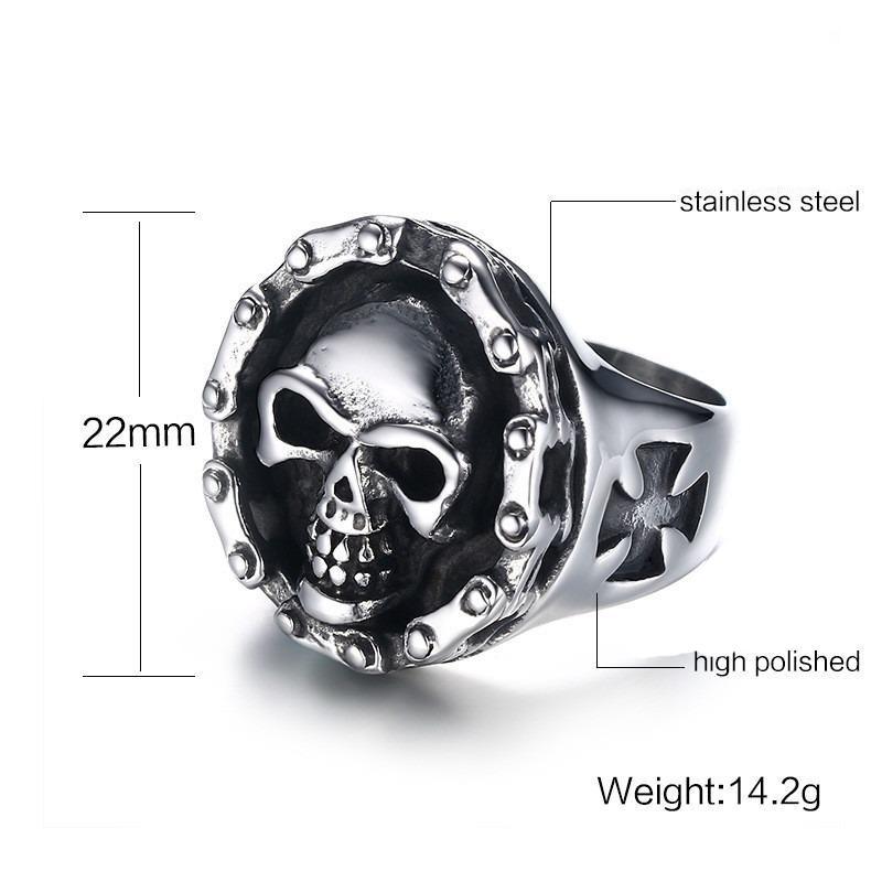 Byker Style Finger Ring in stainless steel with detailed skull design, perfect for alternative fashion lovers.