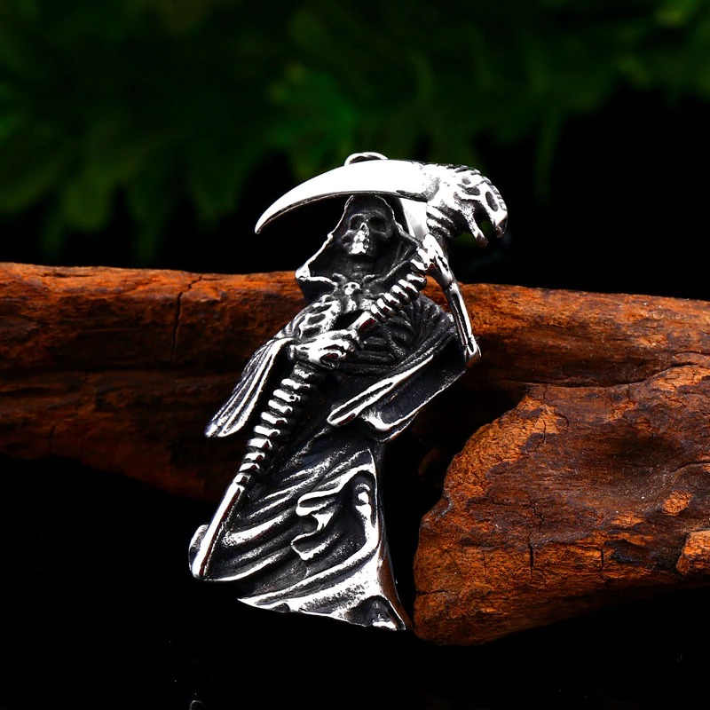 Gothic silver pendant featuring a devil skull soldier with a scythe, perfect for stylish women's jewelry.