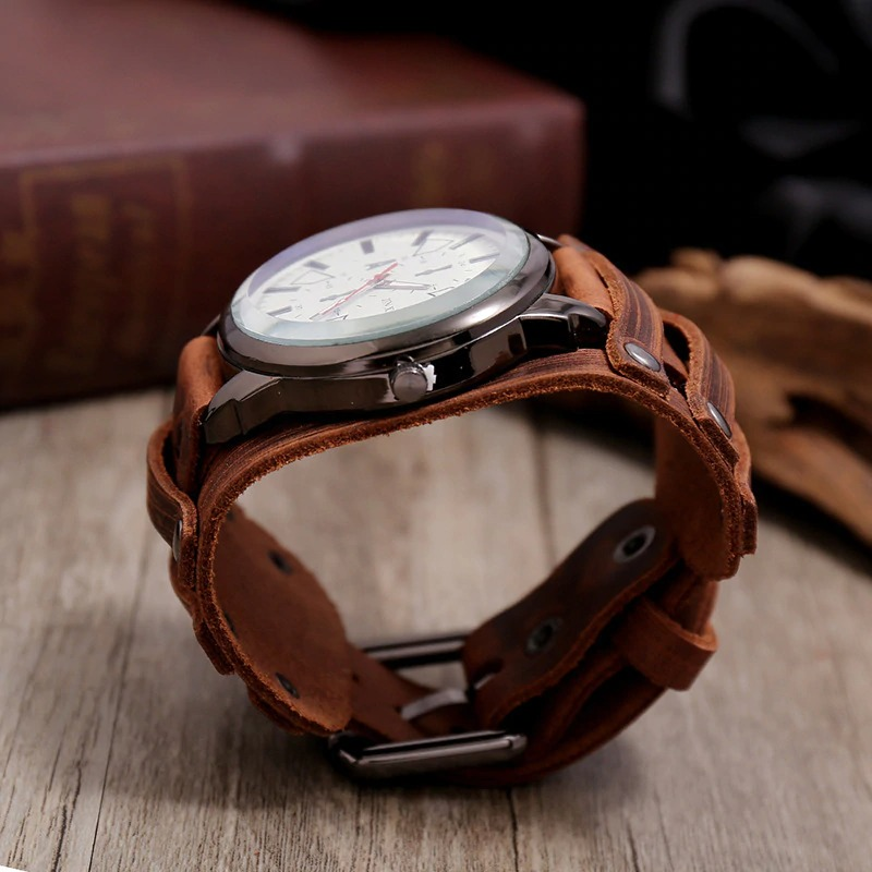 Quartz men's watch with genuine leather strap, showcasing its stylish design and casual appeal.