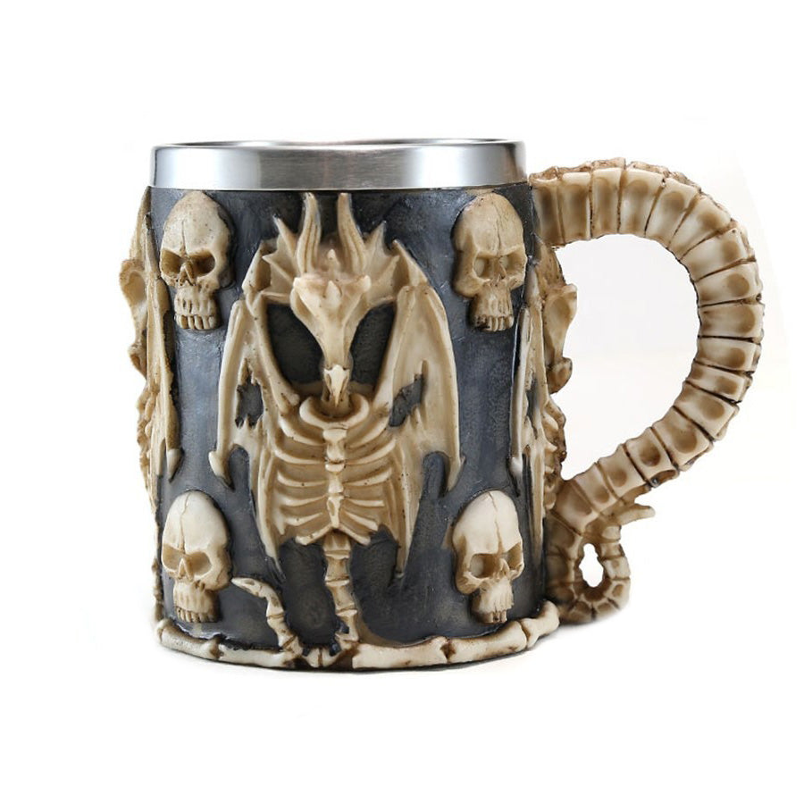 Gothic resin and stainless steel beer mug featuring skulls and a dragon skeleton in punk style, perfect for parties.