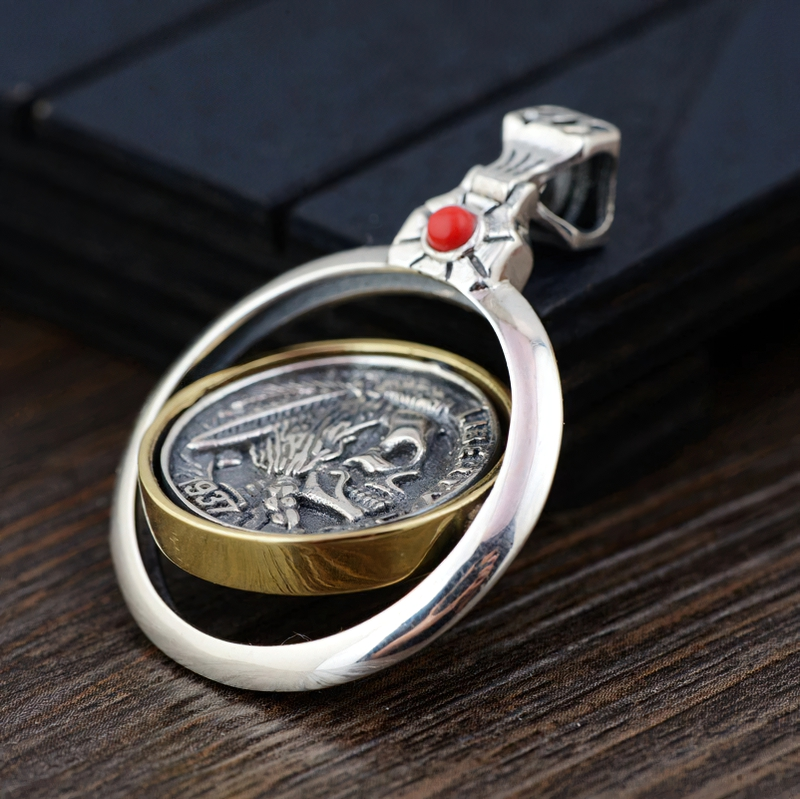 Stylish retro copper double-sided skull head pendant for men, perfect for gothic rock fashion.