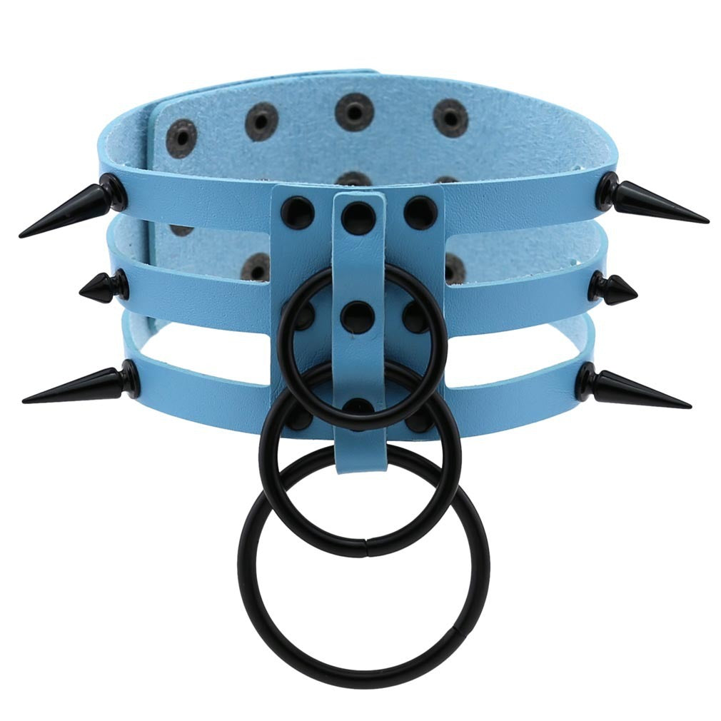 Blue leather spiked choker with metal rings, perfect for alternative fashion and rock outfits.
