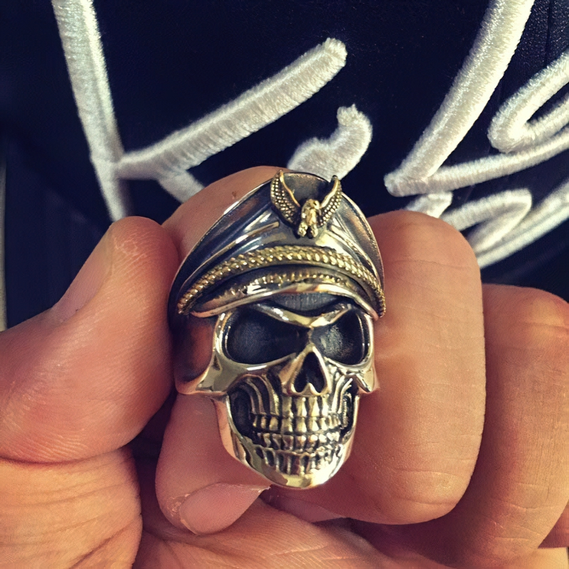 Rock style adjustable ring featuring a pirate captain skull in 925 sterling silver, perfect for unisex fashion.