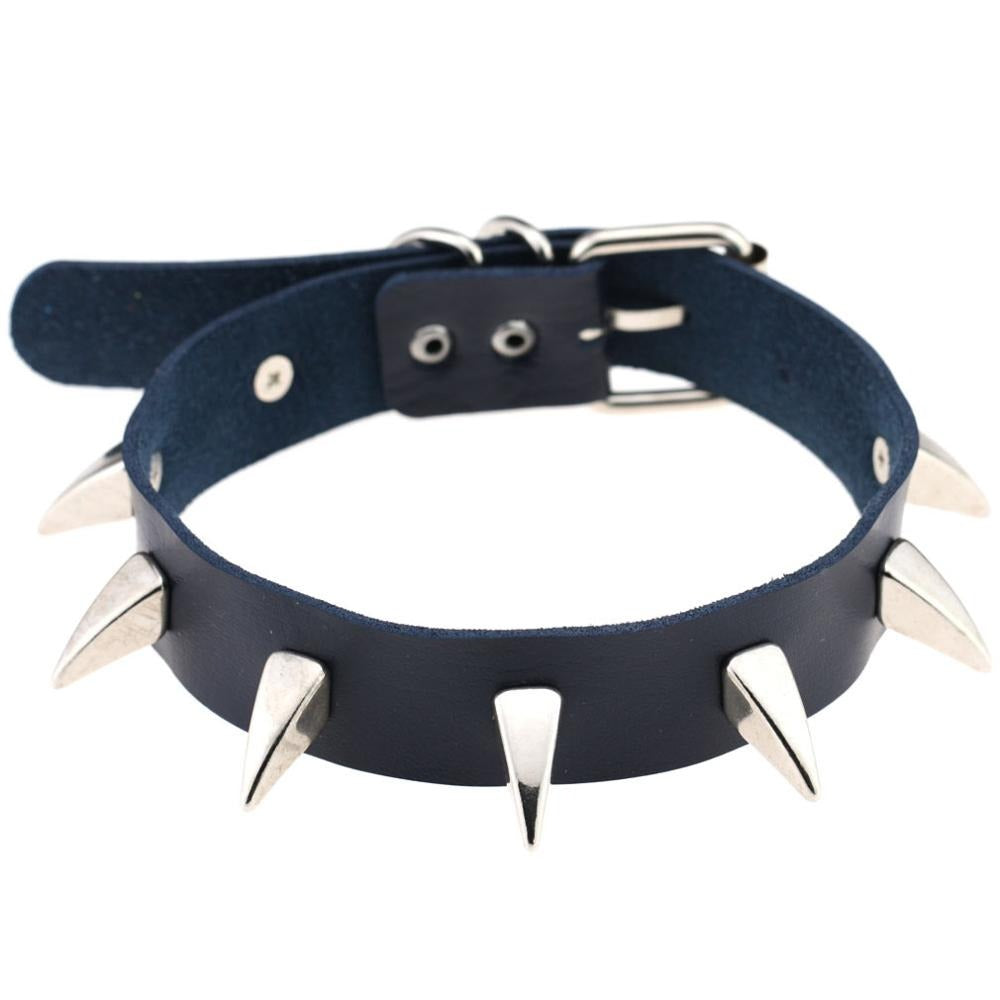 Rock-style leather choker necklace with spikes, designed for unisex fashion, adjustable for perfect fit.