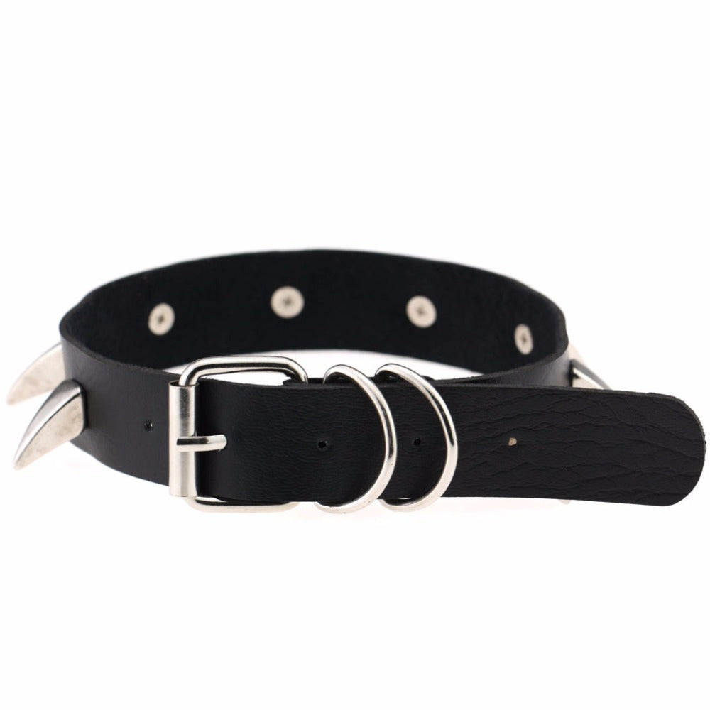 Rock-style leather choker necklace with spikes and studs, adjustable unisex design for a bold gothic look.